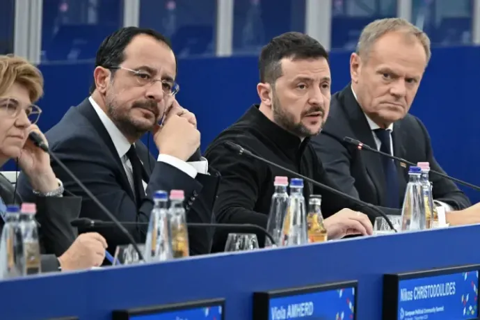 Volodymyr Zelensky (second from right) – Photo: Attila Kisbenedek / AFP