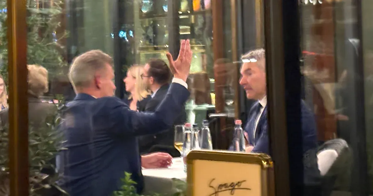 Karl Nehammer osztrák kancellárral vacsorázott Magyar Péter, majd Macron elnökkel tárgyalt