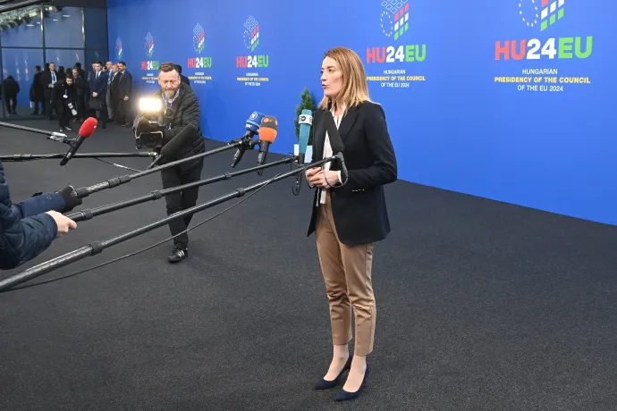 Roberta Metsola, az Európai Parlament elnöke az Európai Unió állam- és kormányfőinek informális ülésére érkezik a Puskás Arénában 2024. november 8-án – Fotó: Máthé Zoltán / MTI