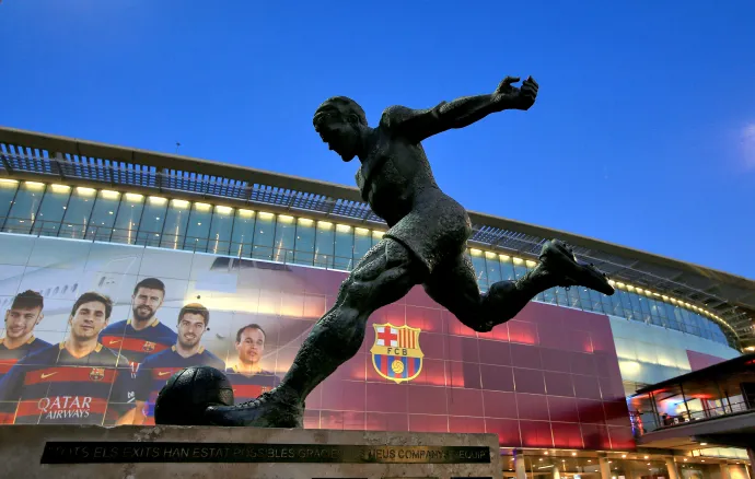 Kubala szobra a Barcelona stadionja, a Camp Nou előtt – Fotó: John Walton / Empics / PA / Getty Images