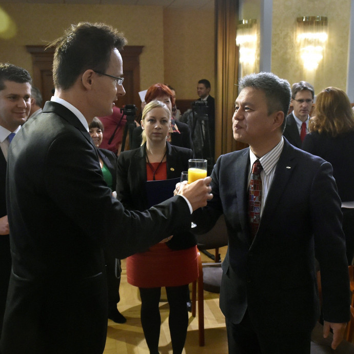 A német autóipar viszi sírba 300 magyar dolgozó munkahelyét