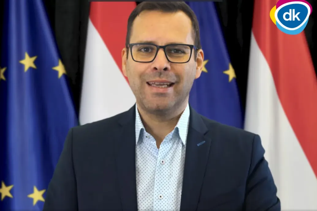 A DK 2026-ban egyéni képviselőjelöltként indítja az Orbán strasbourgi sajtótájékoztatóját megzavaró fiatalt – Forrás: Telex.hu