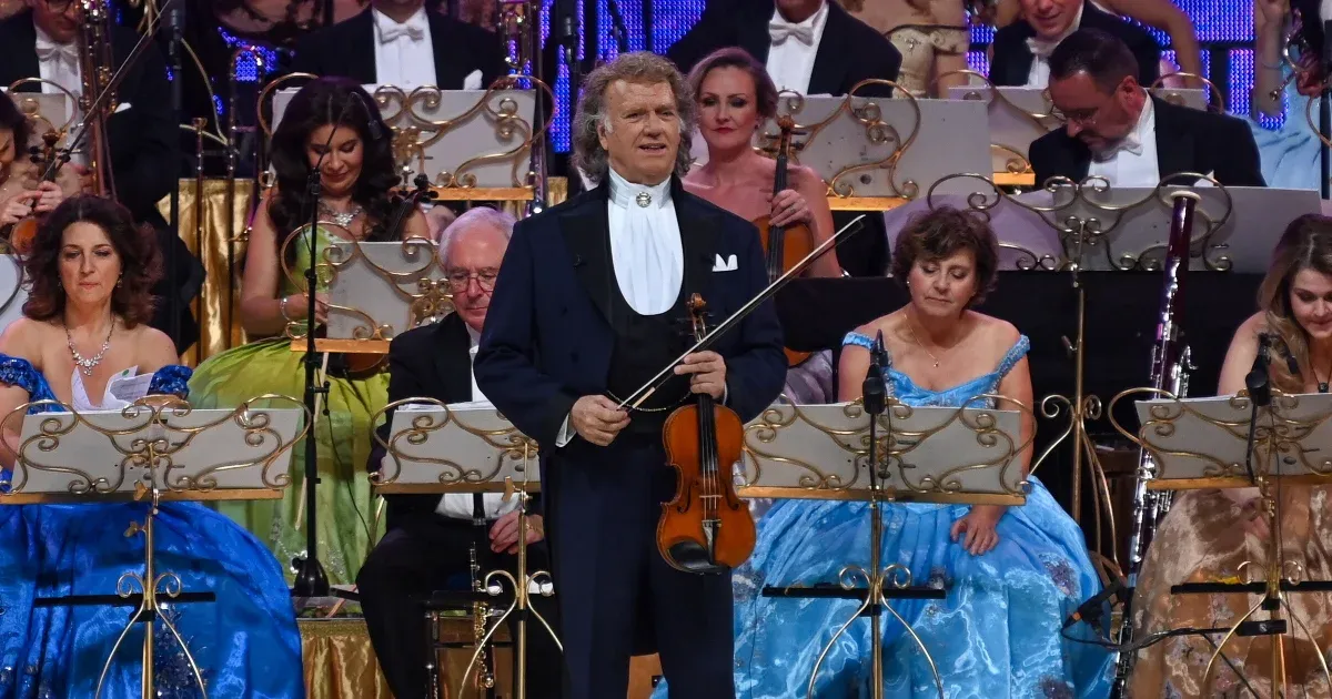 Nem létező helyre adtak el André Rieu-koncertjegyet egy nyugdíjasnak, megszégyenülve távozott