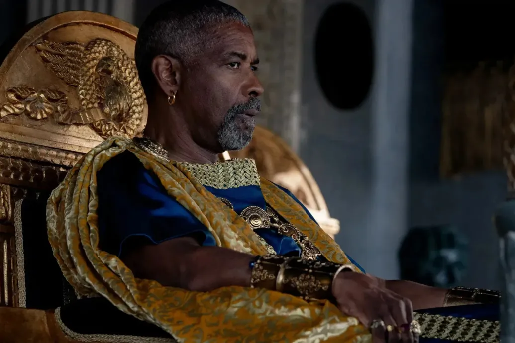 Kivágták Denzel Washington melegcsókját a Gladiátor 2-ből