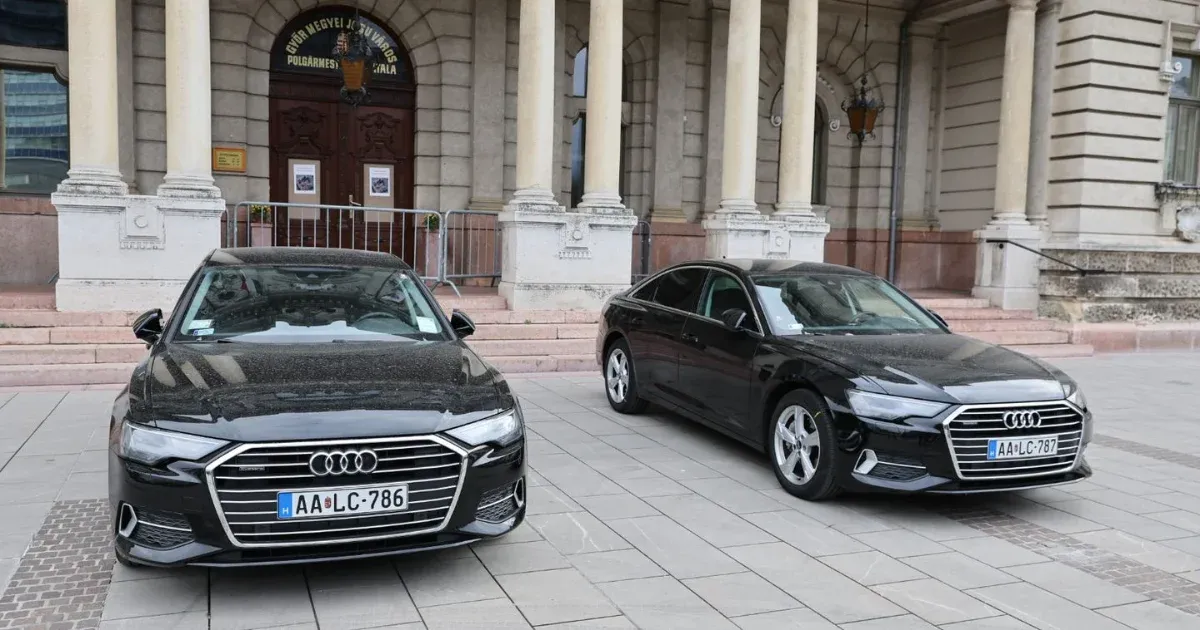 Két, darabonként havi félmillióért bérelt Audi is volt Győr önkormányzati flottájában, Pintér Bencéék most visszaadják őket