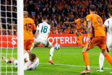 Szalai Ádám rosszulléte megviselte a válogatottat, Hollandia 4-0-ra nyert