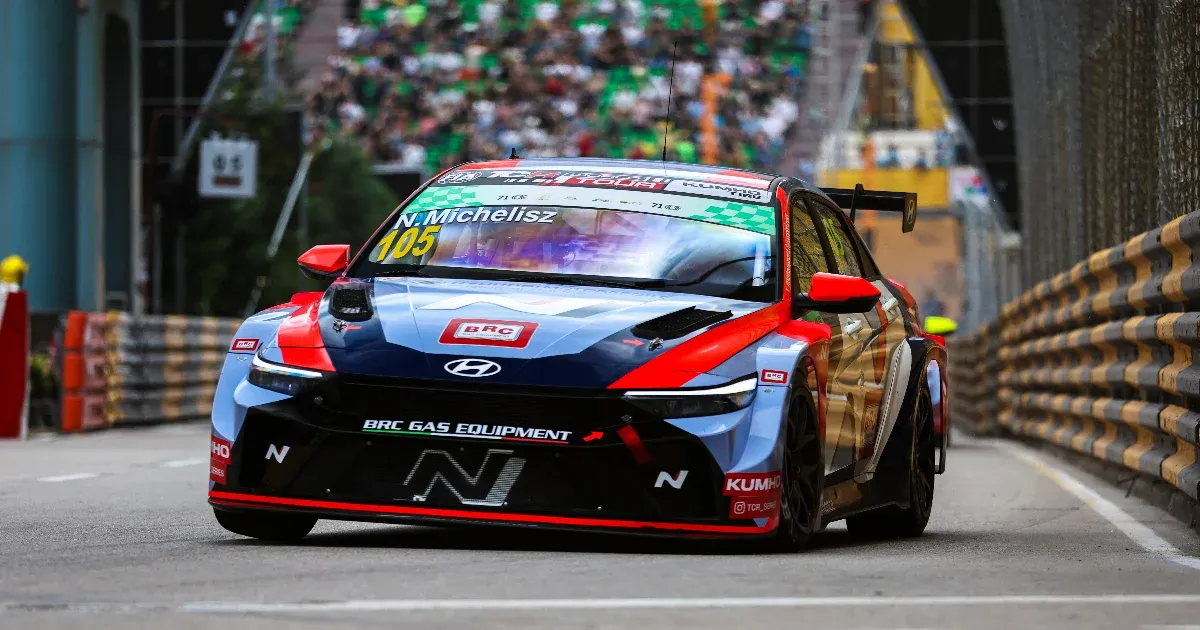 Michelisz harmadszor a túraautózás csúcsán, az utolsó körig zajló csatában védte meg bajnoki címét