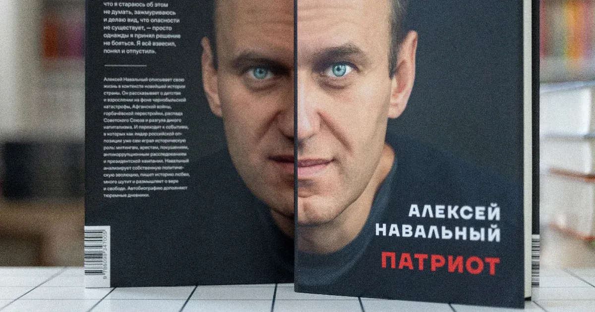 Navalnij halott, de a Kreml így is tart a könyvétől