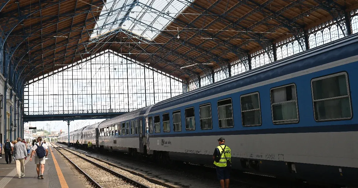 Elhúzódott a váltókarbantartás a Nyugati pályaudvaron, van, akinek azt ajánlja a MÁV, hogy metrózzon