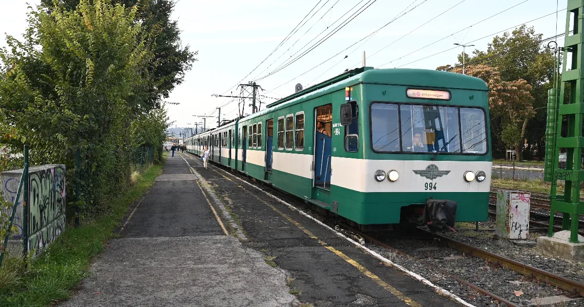 Nem lesz változás a HÉV menetrendjében, pótolják az elöregedő szerelvényeket