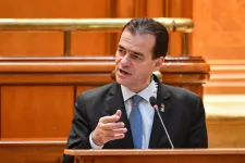 Ludovic Orban visszalép az elnökjelöltségtől Elena Lasconi javára