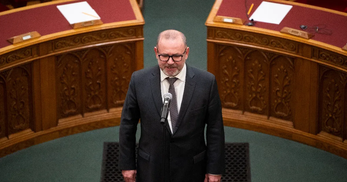 Bejelentette a kormány: A mikrovállalkozások egy része jövőre visszatérhet az egyetemes áramszolgáltatásba