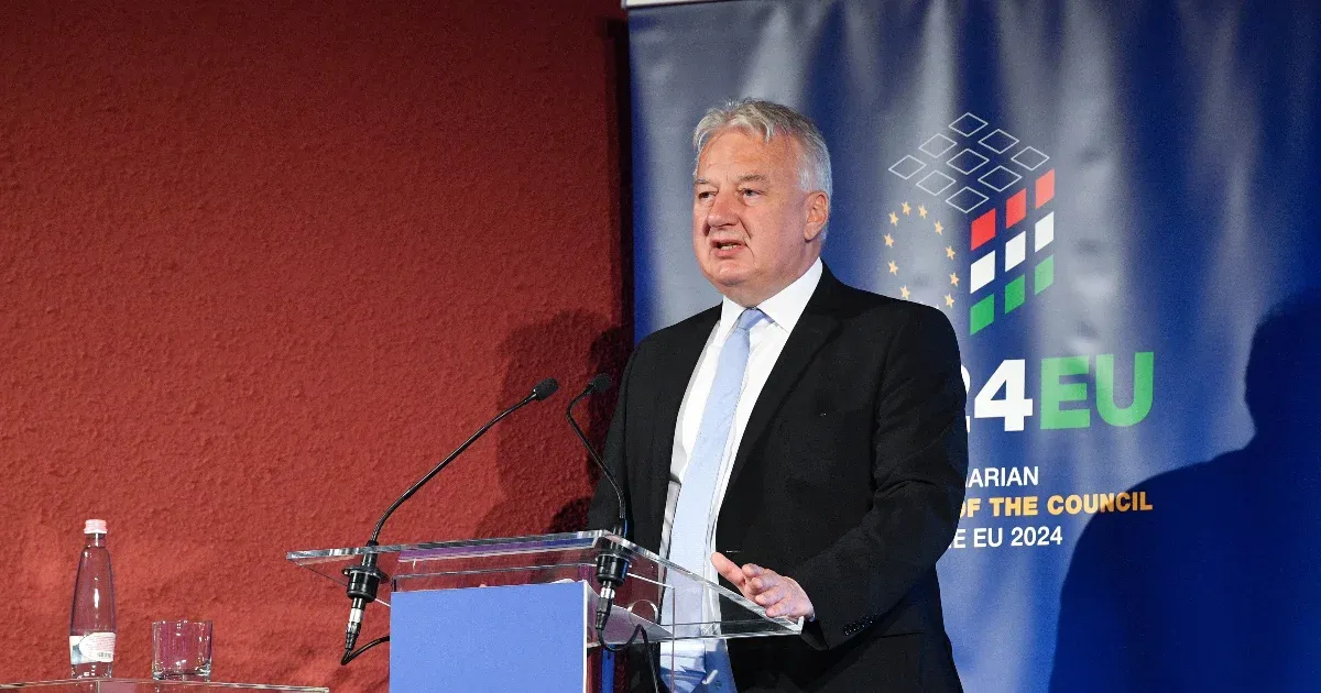 Semjén Zsolt: Magyarország sajátos ország, leginkább egy háromlábú székre hasonlít