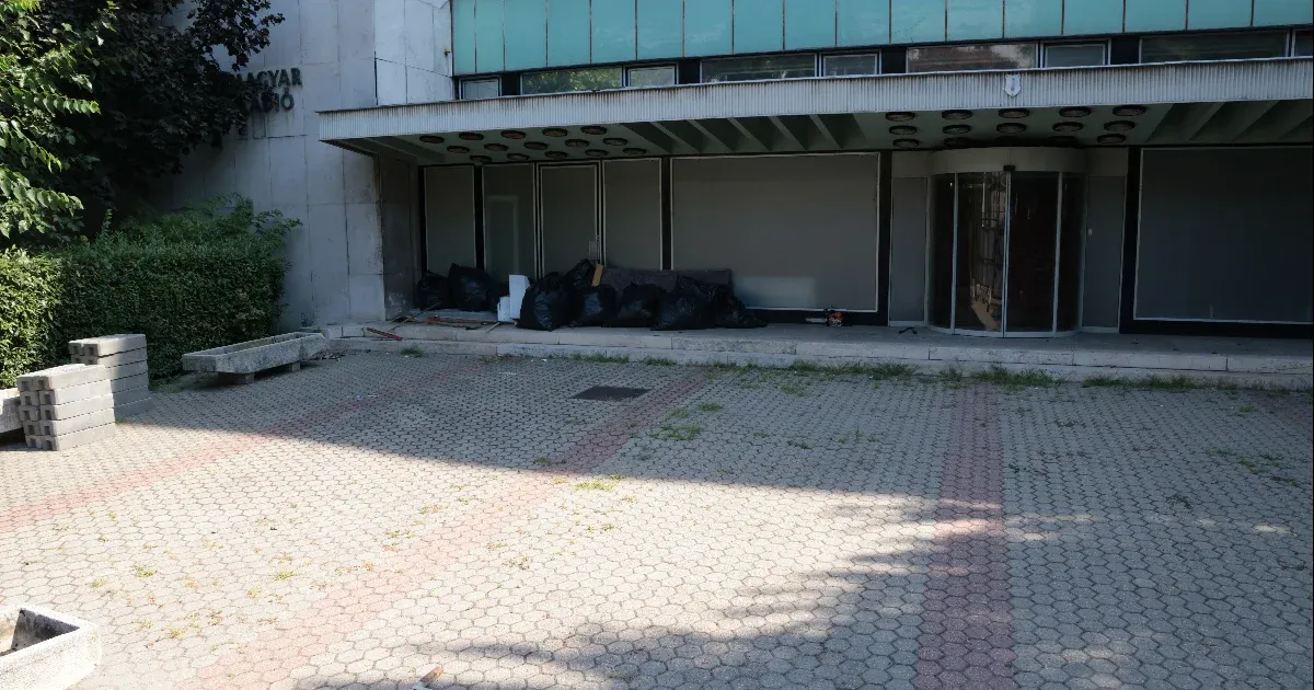 Megsüllyedhet a Magyar Rádió épületével szomszédos ház a bontás miatt egy szakértői vizsgálat szerint