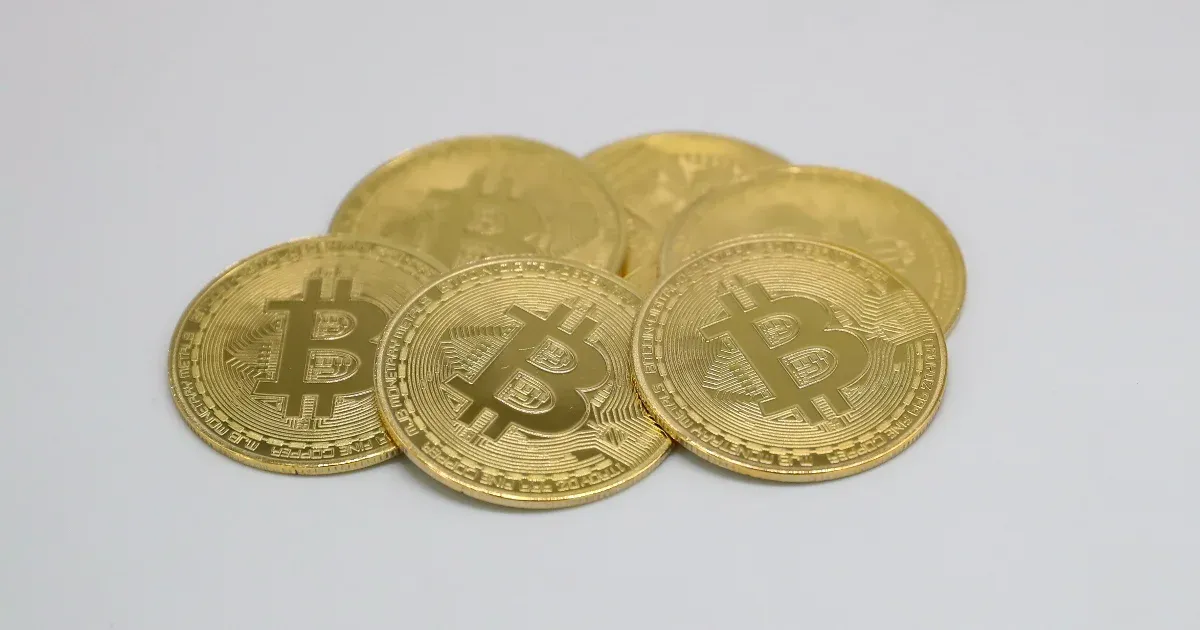 Újabb történelmi csúcson a Bitcoin, karnyújtásnyira van a 100 ezer dolláros árfolyam