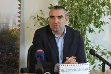 Kérdéssel provokálták ifj. Lomnici Zoltánt a fideszes fórumon, elhallgattatták a kérdezőt