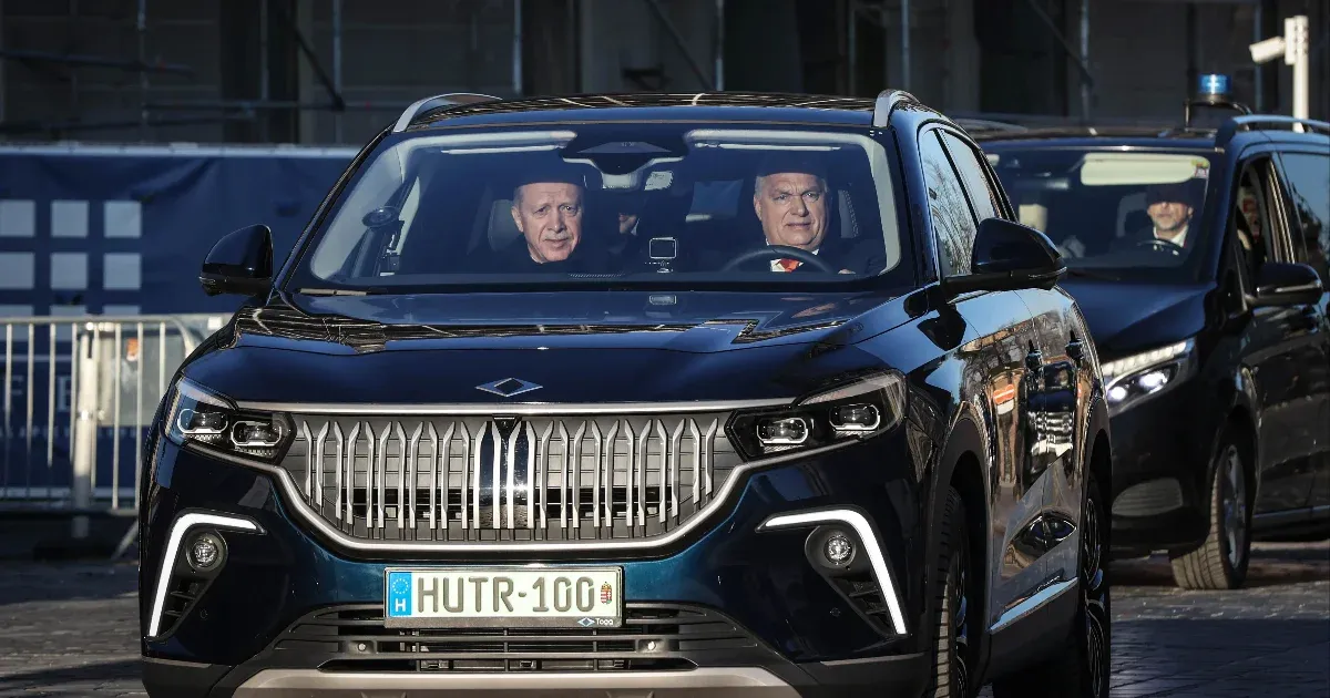 Orbán a Gül Baba Alapítványnak ajándékozza az Erdoğantól kapott autóját