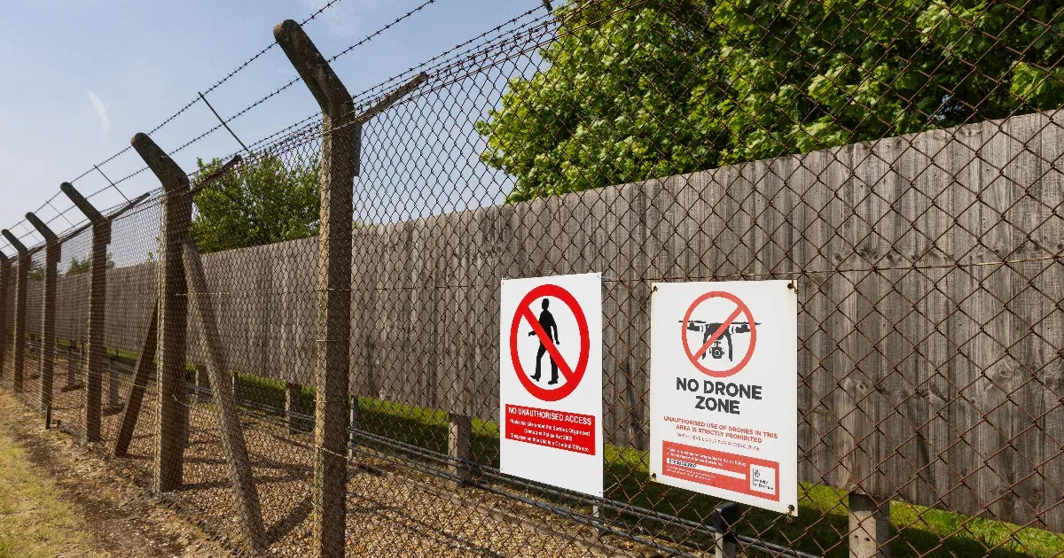 Rejtélyes drónokat láttak amerikai légibázisoknál Nagy-Britanniában