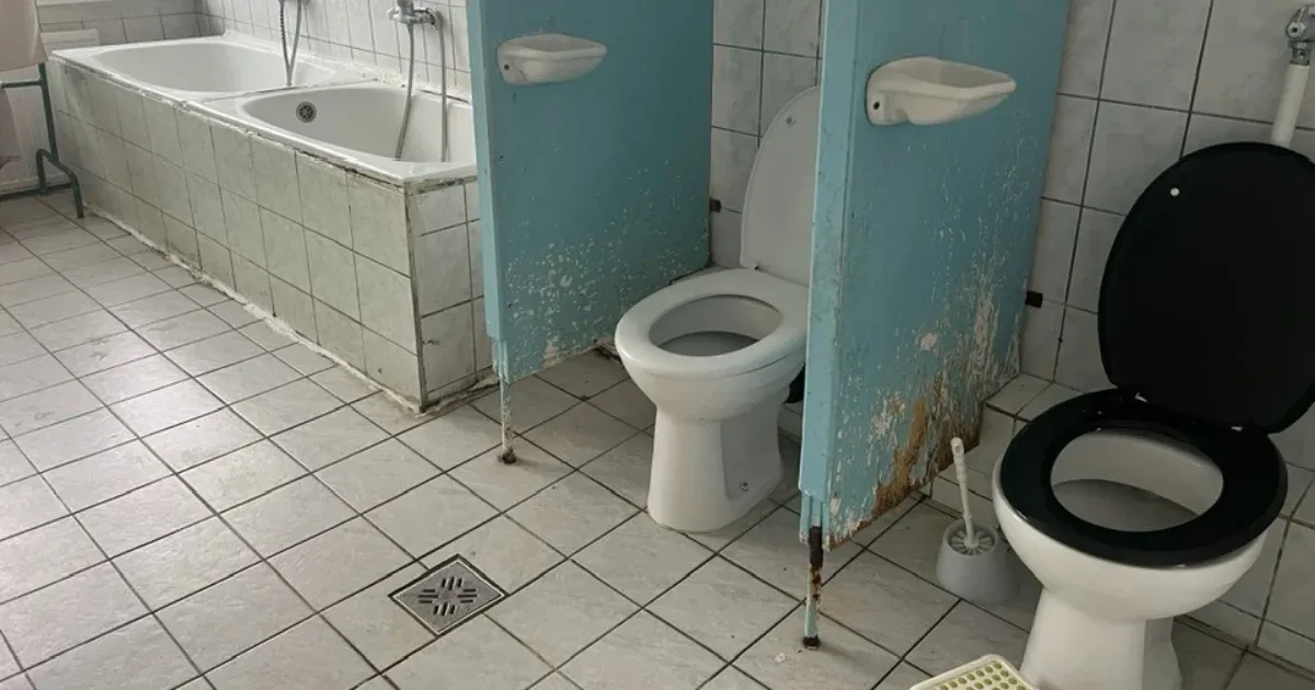 Magyar Péter bejelentette, hogy felújítják a miskolci gyerekotthont, ahonnan kitiltotta őt a Belügyminisztérium