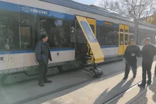 Rokkantkocsi törte ki a tram-train ajtaját Szegeden