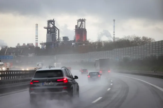 11 ezer embert bocsát el a Thyssenkrupp acélvállalata