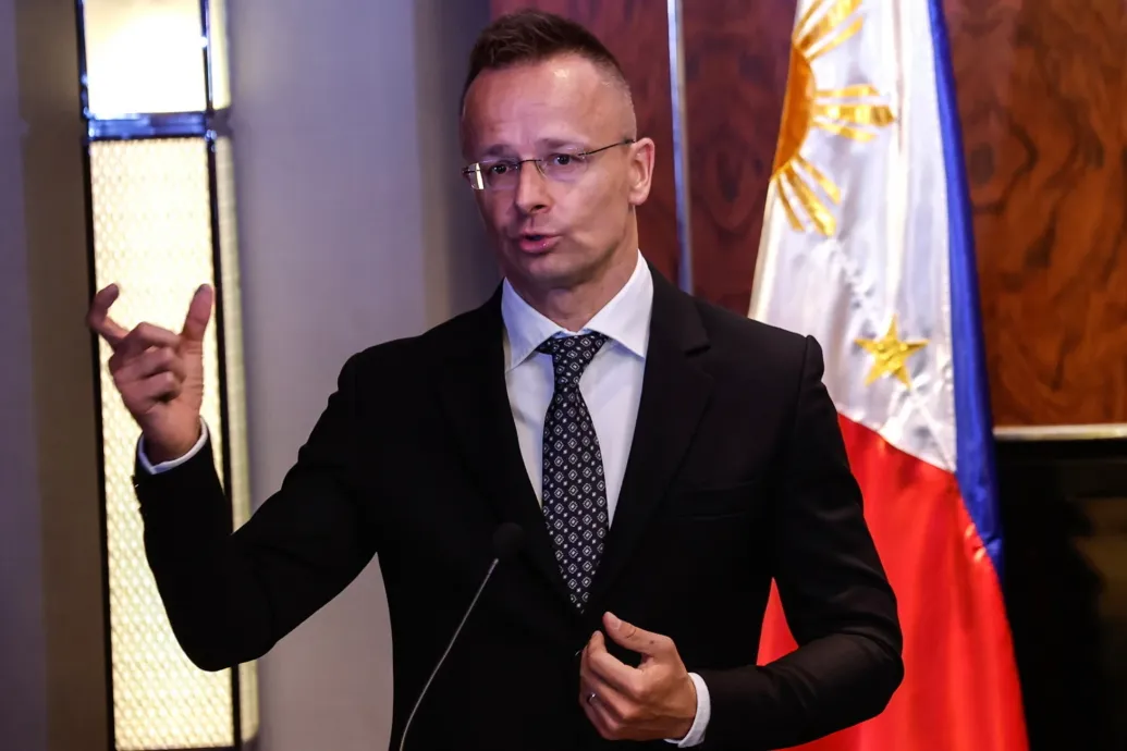 Szíjjártó helyettese a 181 milliós luxusutazásról: A repülés technikai kérdés – Forrás: Telex.hu