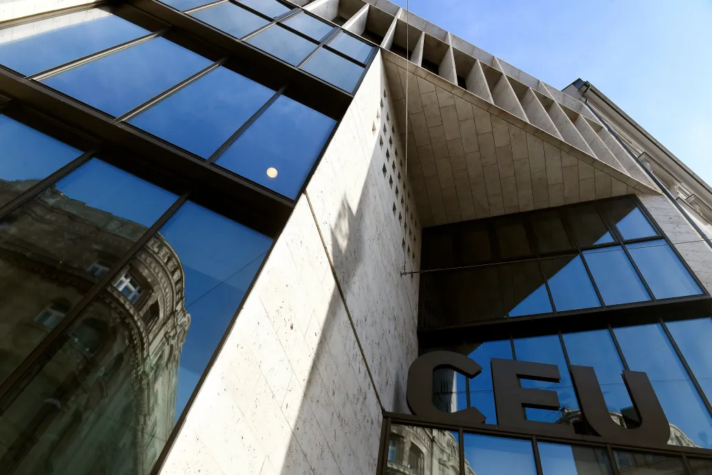 Hatályon kívül helyezné egy javaslat a lex CEU-t – Forrás: Telex.hu