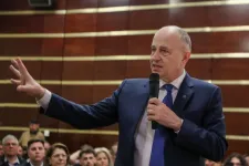 Mircea Geoană is beállt Elena Lasconi mögé az államfőválasztás második fordulójára