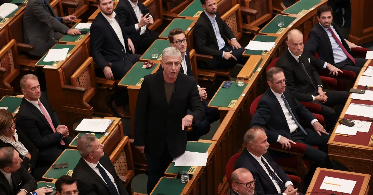 Hivatalos: négy hónapig nem kap fizetést Gyurcsány Ferenc