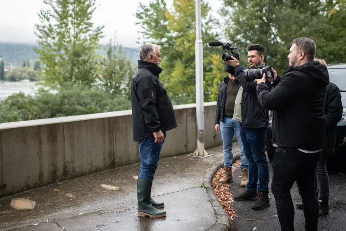 Orbán Viktor bejelentkezése az árvíz idején Visegrádon, 2024. szeptember 16-án – Fotó: Bődey János / Telex