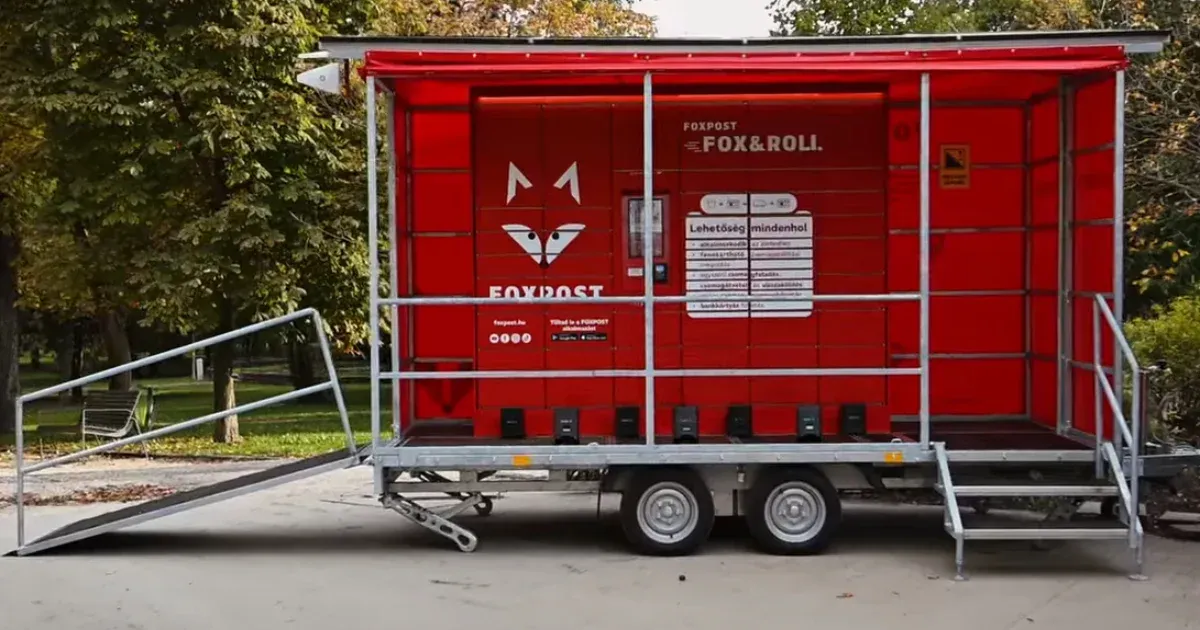 A Foxpost guruló csomagautomatákkal csökkentené a várakozási időt a megrendeléseknél