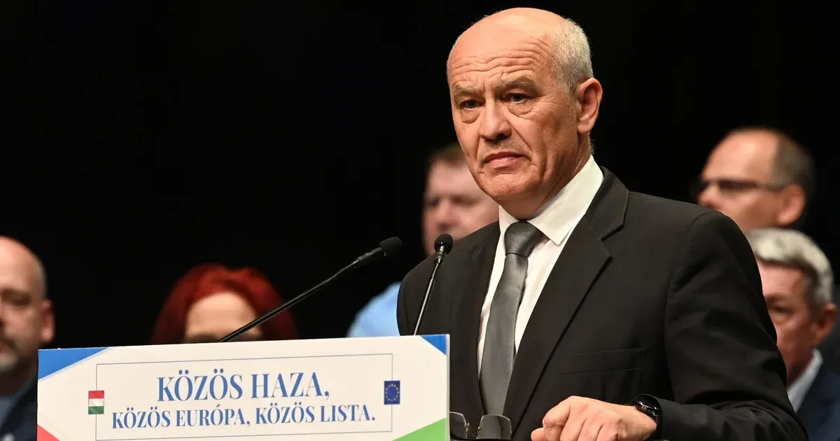 Lemondott egyéni képviselői mandátumáról Pápa polgármestere