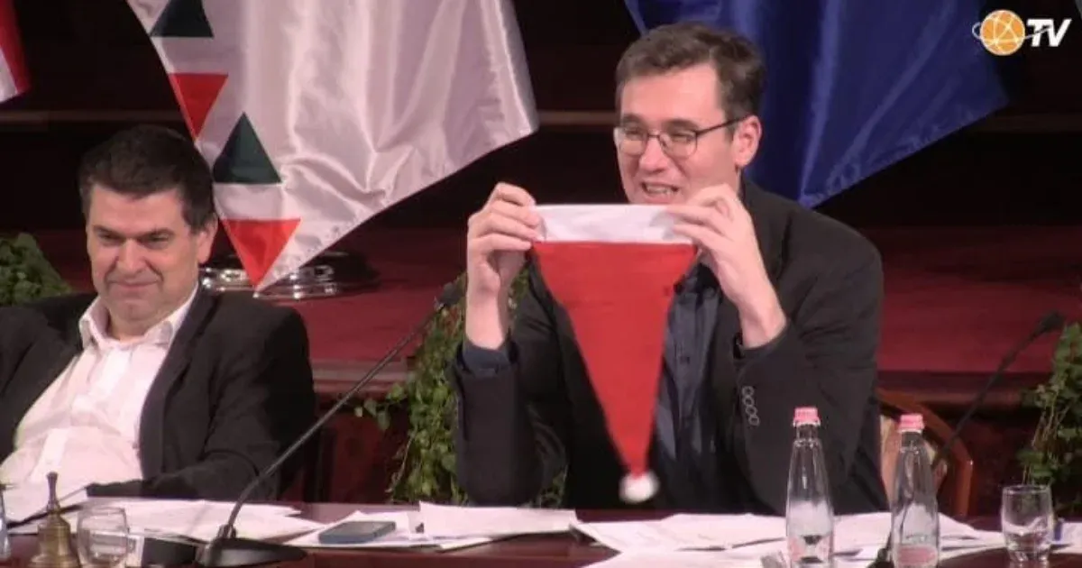 Igenis játszani fognak! – karácsonyi húzós játékot játszanak egymással a fővárosi képviselők