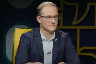 Lakner Zoltán: Orbán azért támogatja Simionit, mert vétópartnerre van szüksége