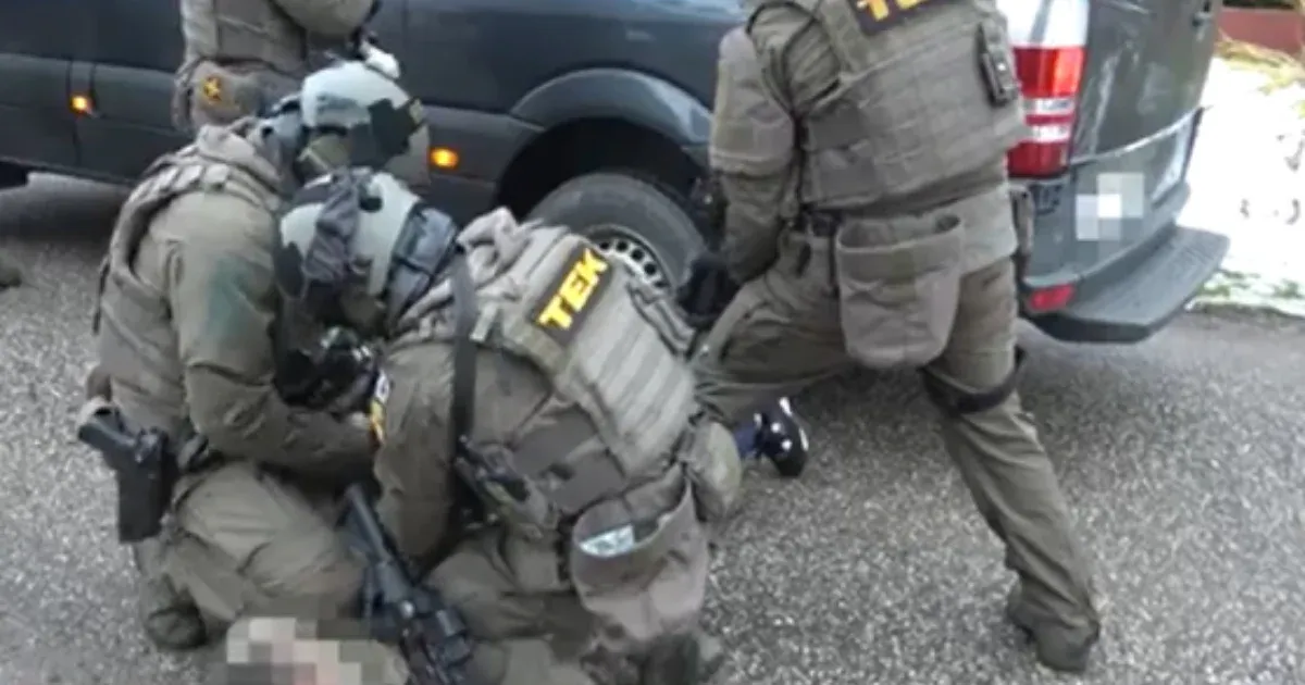 Egyszerre 35 helyszínen akciózott a TEK és a rendőrség, egy drogterjesztő hálózat volt a célpont