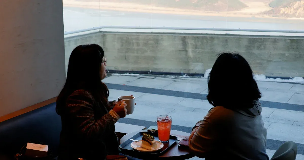 Starbucks kávézó nyílt egy megfigyelő állomáson Dél- és Észak-Korea határán