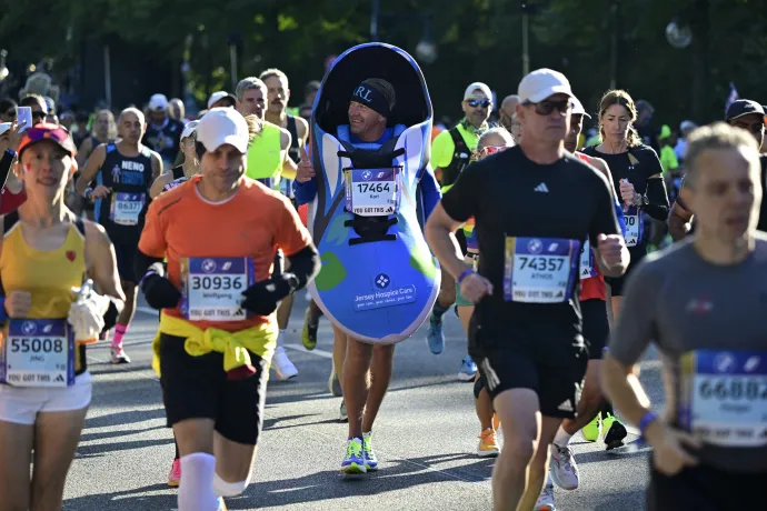 Futó cipő a berlini maratonon – Fotó: John Macdougall / AFP or licensors