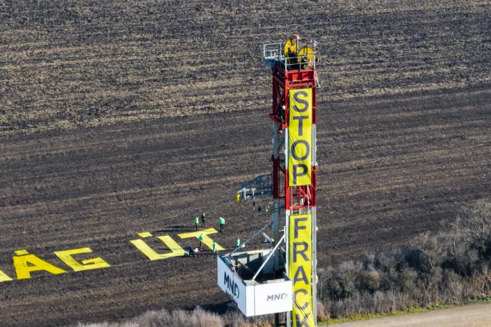 A nyékpusztai gázmezőn akciózott a Greenpeace