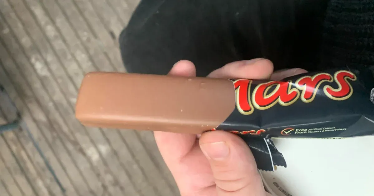 Rücsök nélküli Mars csoki miatt verte ki a balhét a brit férfi. Most gáláns kupont küldött neki a cég