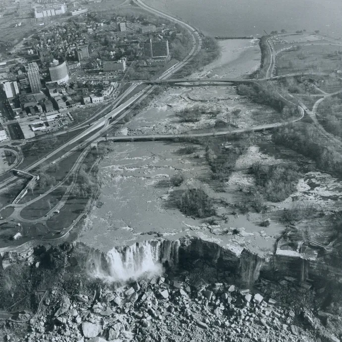 A Niagara-vízesés 1969 novemberében – Fotó: Bob Olsen / Toronto Star / Getty Images