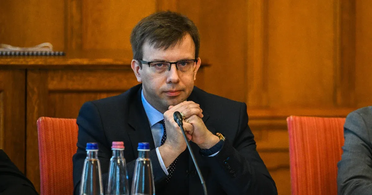 Fausti alkuról és Putyin hátsó feléről is szó esett az EU-ügyi miniszter meghallgatásán