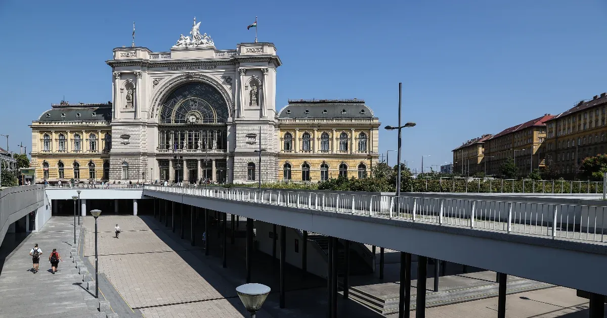 A vágány végi ütközőbaknak ment egy vonat a Keletiben, többen elestek, ketten megsérültek