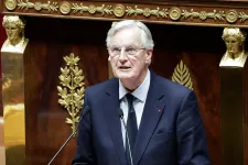 Alig három hónap után, már szerdán megbukhat a Michel Barnier vezette francia kormány