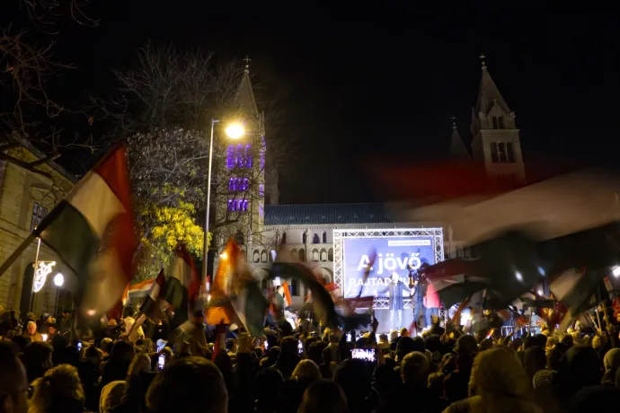 Magyar Péter Pécsen: Ki kell nevetni a hatalmat, lássák, hogy nem félünk