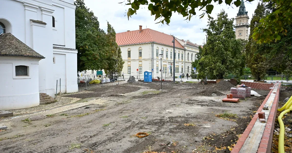 Szeged egykori fideszes polgármesterjelöltjének cége újítja fel a hódmezővásárhelyi Kossuth teret