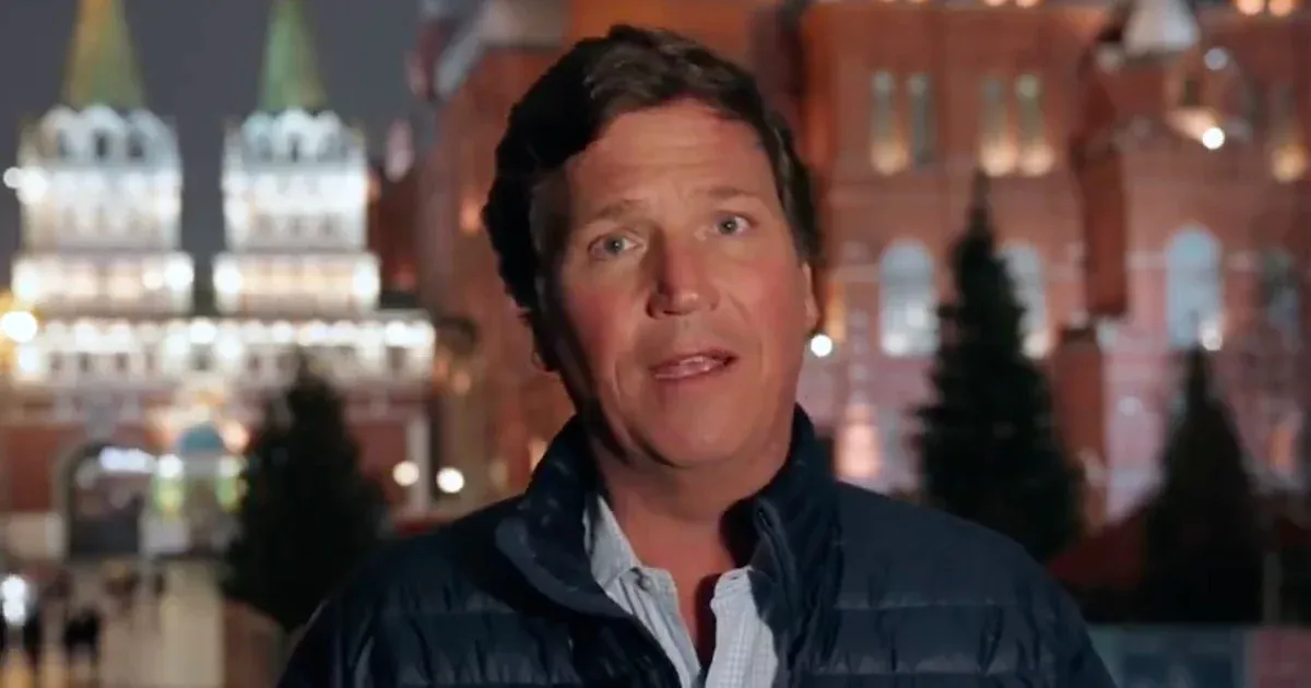 Visszatért Moszkvába, Szergej Lavrovval interjúzott Tucker Carlson