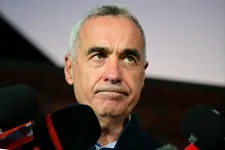 Călin Georgescu arról panaszkodik, hogy a TikTok korlátozza az oldalát