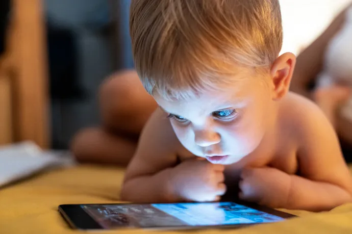 Kindergarteners using smart devices more during pandemic contributed to drastic deterioration of their linguistic performance, Hungarian researchers find