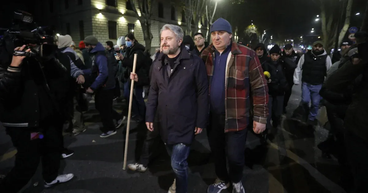 Ellenzéki politikusokat kezdett el összefogdosni a grúz karhatalom
