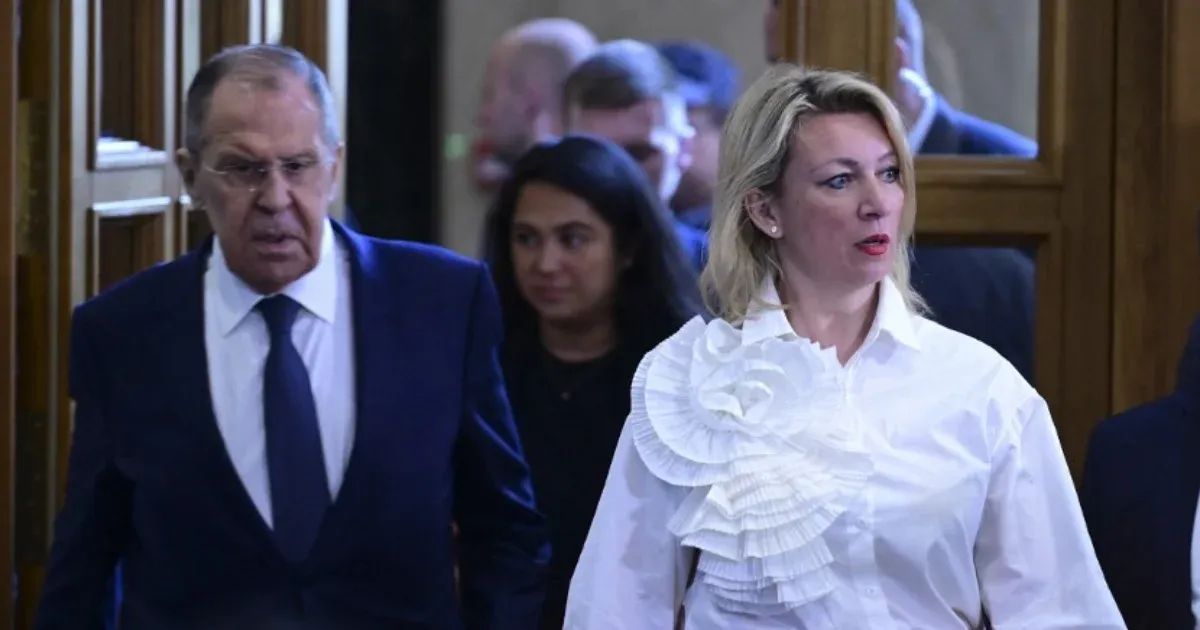 Szergej Lavrov a háború óta először utazik az EU-ba, de a szóvivőjének visszavonták a vízumát